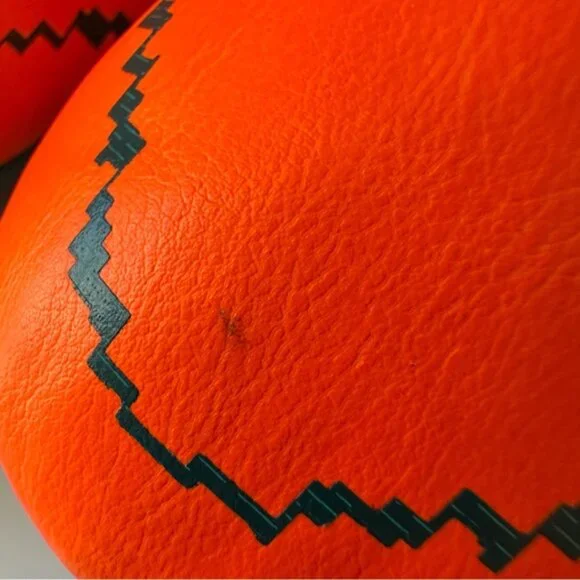 Adidas Messi Cleats - Picture 3 of 16